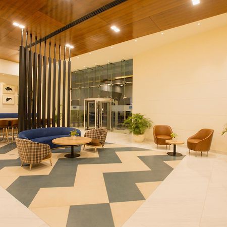 Keys Prima By Lemon Tree Hotels, Pimpri, Pune Extérieur photo