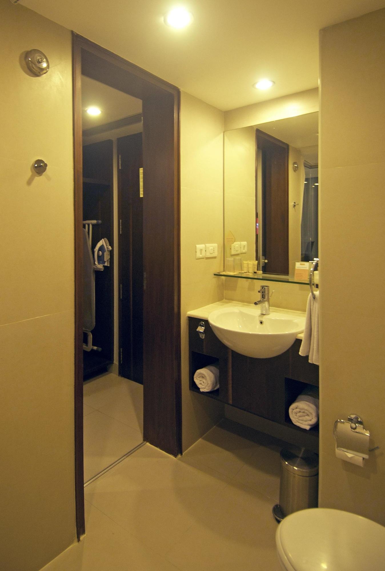Keys Prima By Lemon Tree Hotels, Pimpri, Pune Extérieur photo