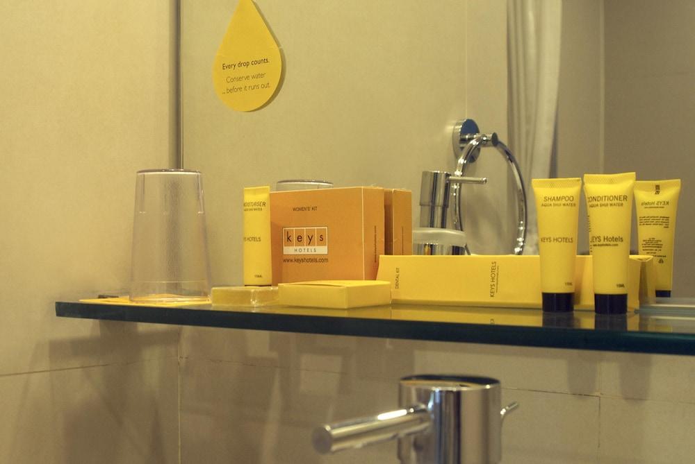 Keys Prima By Lemon Tree Hotels, Pimpri, Pune Extérieur photo