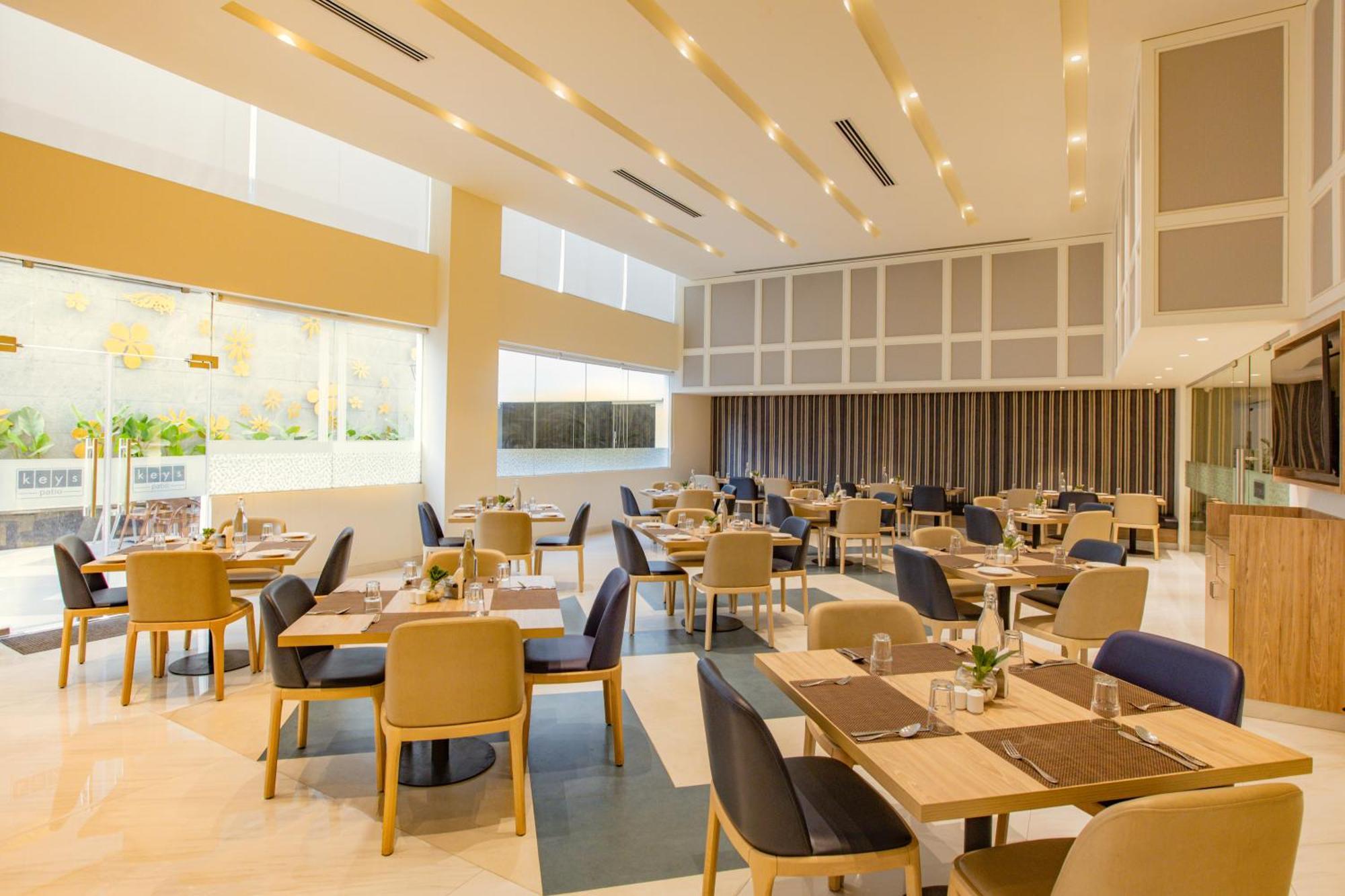 Keys Prima By Lemon Tree Hotels, Pimpri, Pune Extérieur photo
