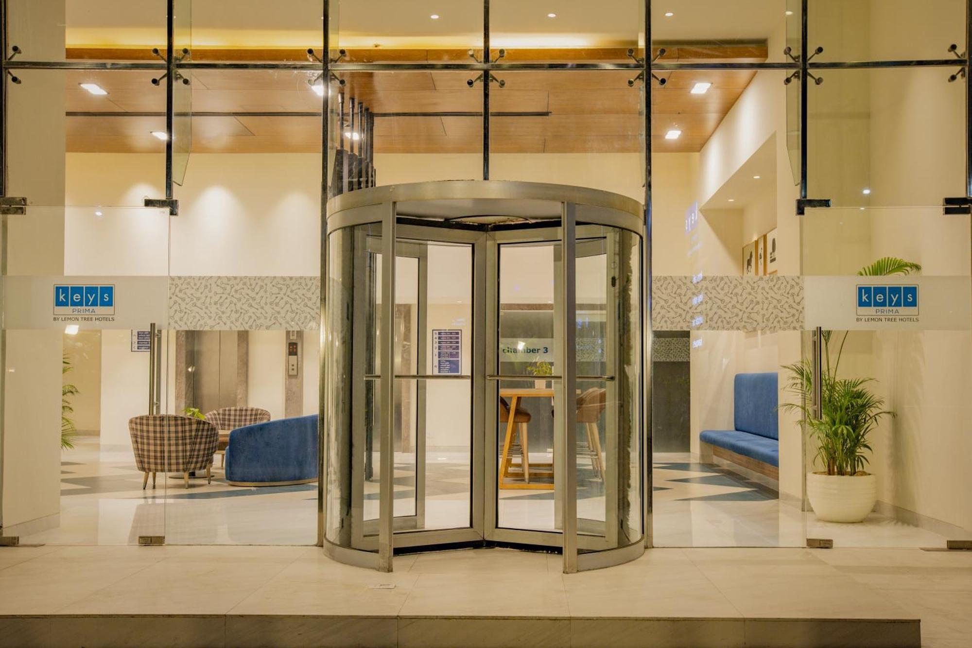 Keys Prima By Lemon Tree Hotels, Pimpri, Pune Extérieur photo